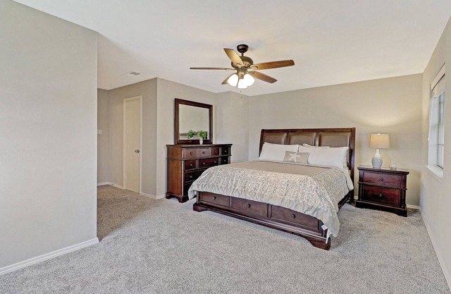 Remodeled house 3BR/2BA Sleeps 10, self-check in