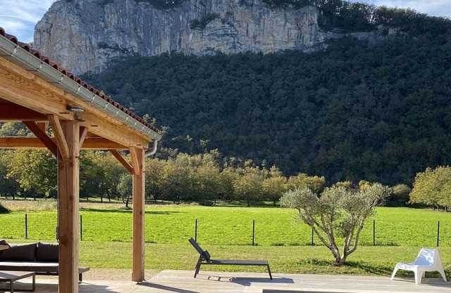 Renovated barn with heated swimming pool and rock view