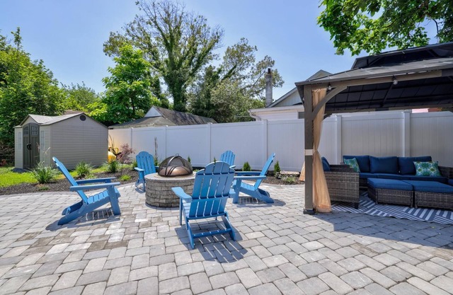 Renovated Bay Duplex Kayaks Fishing Poles Beach Equipment!
