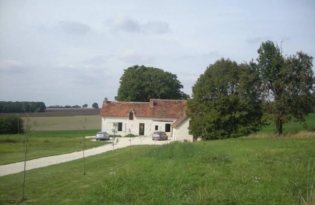 Granja renovada en entorno tranquilo con internet y amplio espacio exterior