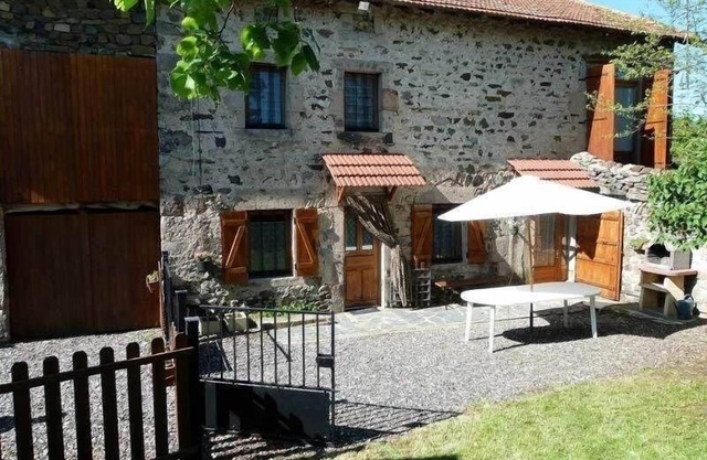 Granja renovada con jardín, garaje y wifi gratis en Chamalières-sur-Loire