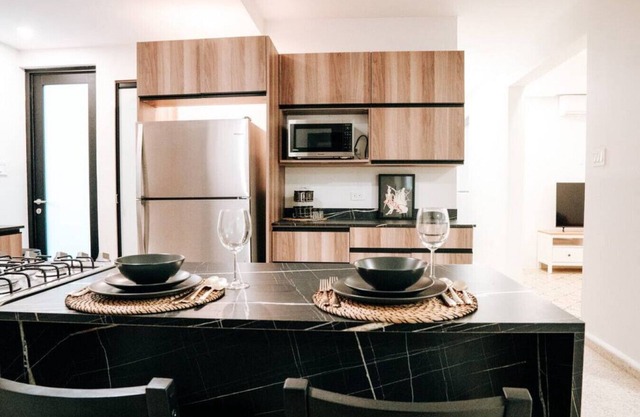 Renovated Modern Family House w/Free Parking