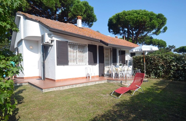 Villa reformada en la planta baja con amplio jardín en zona exclusiva