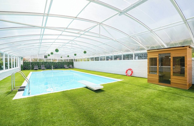 Stag/Hen Party House - Pool, HotTub, Bar & Sauna