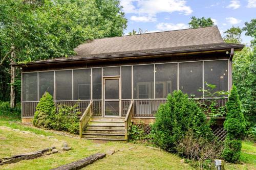 Resplendent Cabin Haven near Shenandoah River in Virginia