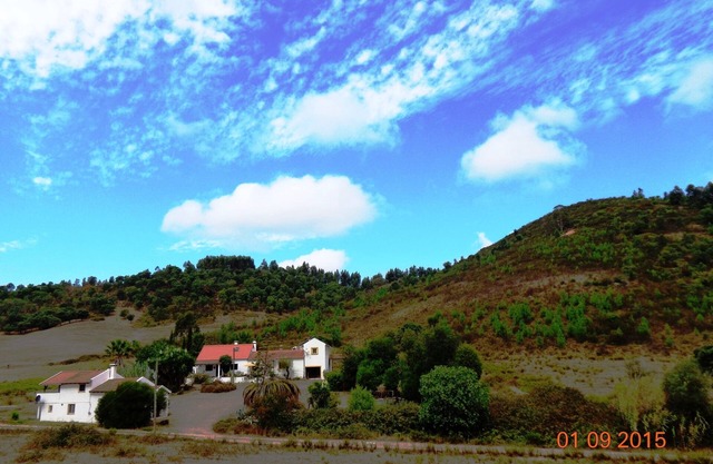 Descansa en la naturaleza sin estrés y sin tráfico en una casa rústica, ambiente tranquilo