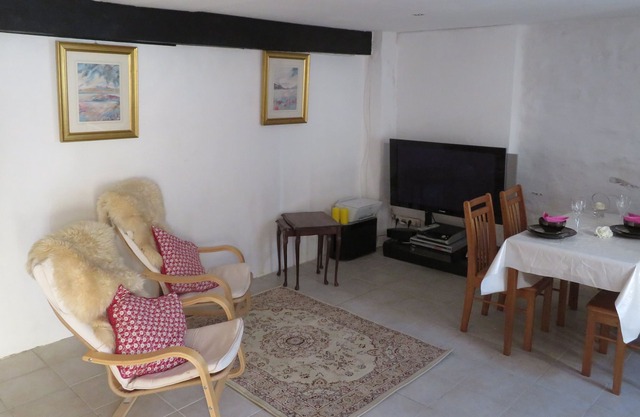 Restored stone cottage in beautiful area of southern France
