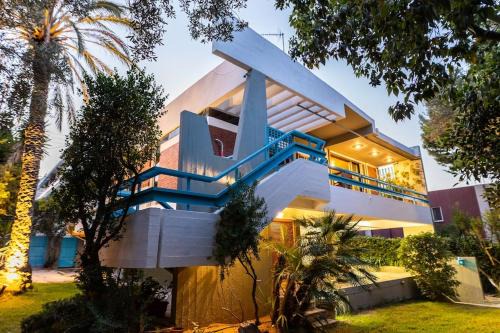 Retro House