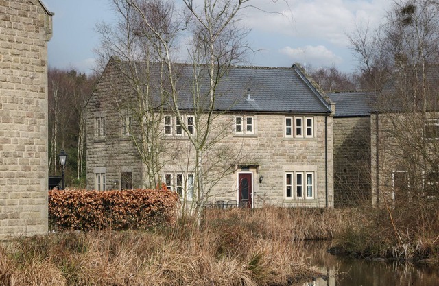 RIBER, family friendly, character holiday cottage in Two Dales