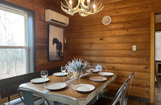 ¡Nuevo! Ouachita Mtn Cabin, Quiet Privacy, Paved Rd, Between Mena and Atv Trails!