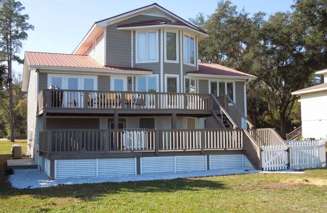 Casa frente al río con muelle - Paraíso costero
