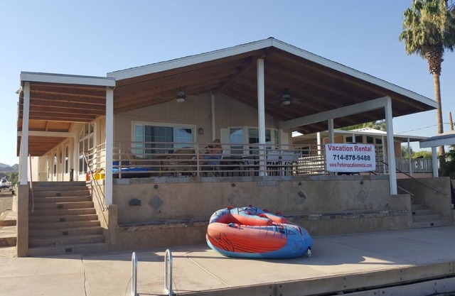 River Front Vacation home ubicado en el agua en Parker AZ!
