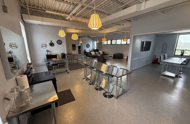 River-Side Loft 3500 SQ FT Downtown Dayton