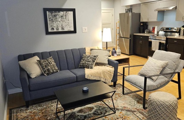 River Valley Suite Near Downtown