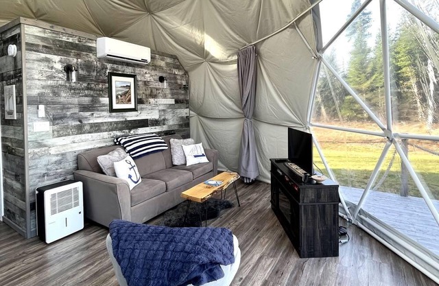 River view geodesic dome with private hot tub and beach access
