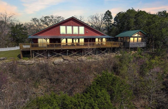 River Views, Hot Tub, Sleeps 10!