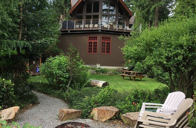 Impresionante Riverfront Lodge con vista a la montaña cerca de Stevens Pass