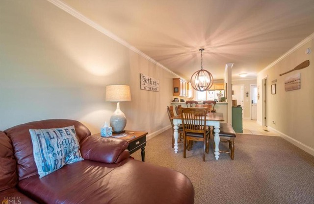 Riverfront home within walking distance of Helen