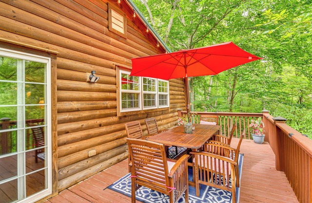 Riverfront Rutherfordton Retreat w/ Fire Pit!