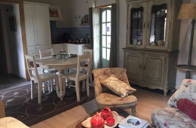 Romántica casa de pueblo del siglo 17 con spa privado, panadería y carnicería a poca distancia.
