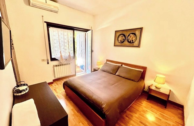 ⭐️⭐️⭐️⭐️ APARTAMENTO DE HABITACIÓN CON BALCÓN Y APARCAMIENTO ⭐️⭐️⭐️⭐️