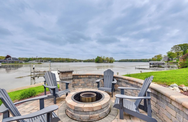 Rome City Lake House w/ Dock + Waterfront Views!