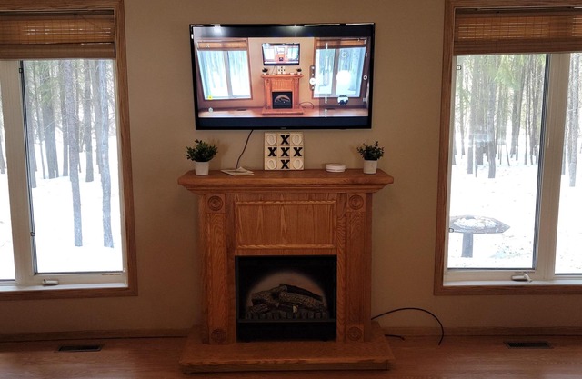 Ronnie's "Reel em Inn" Cozy retreat in Northern Saskatchewan.