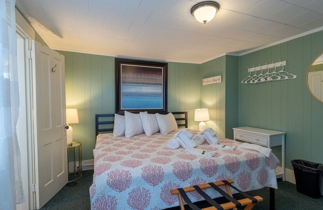 Room 2 (Second Floor Private Bathroom)