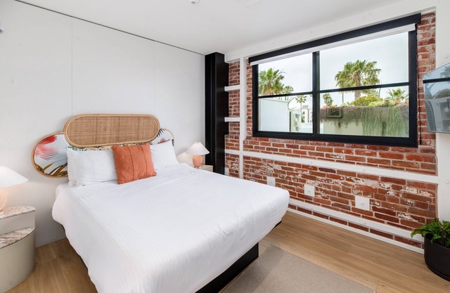 The Brick | 202 | Oceanside Boutique Hotel