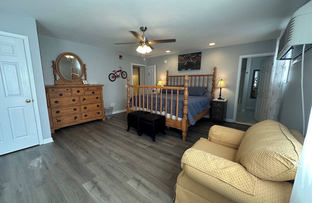 Room 5 - The Inn at Dirickson Creek -- King bed, Two twins, Perfect for Families