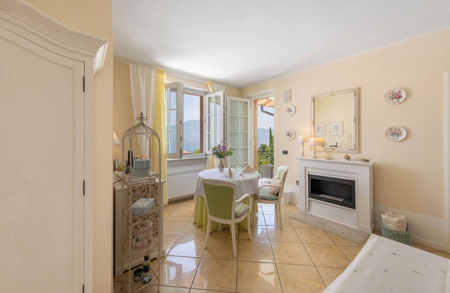 Habitación 'Gemme Suite Bb' con vistas al lago, balcón y Wi-Fi