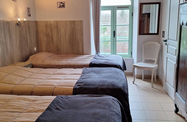 Habitación 'Le Meslay N°6 - Chambre 3 Pers' con terraza compartida, jardín compartido y Wi-Fi