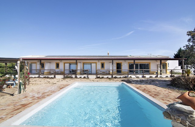 Room 'Quarto Lírio Das Areias' with Shared Pool, Wi-Fi and Air Conditioning