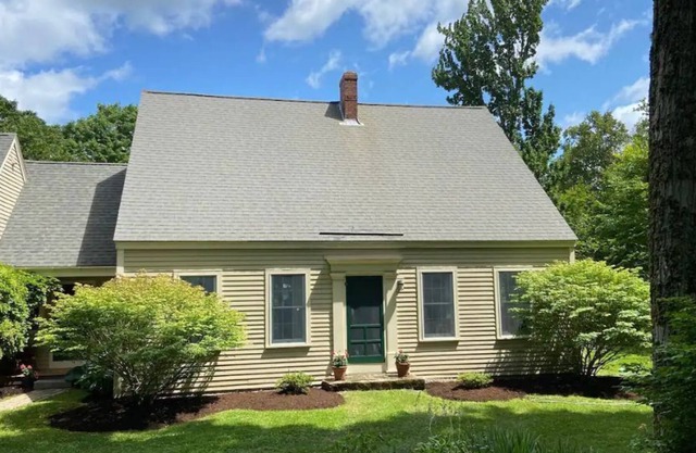 ** ROOMY MAINE CAPE WITH SCENIC VIEWS**