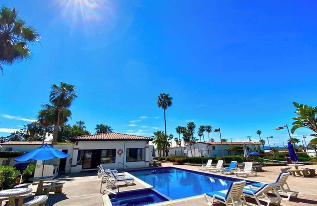 Rosarito getaway with jacuzzi & beach!