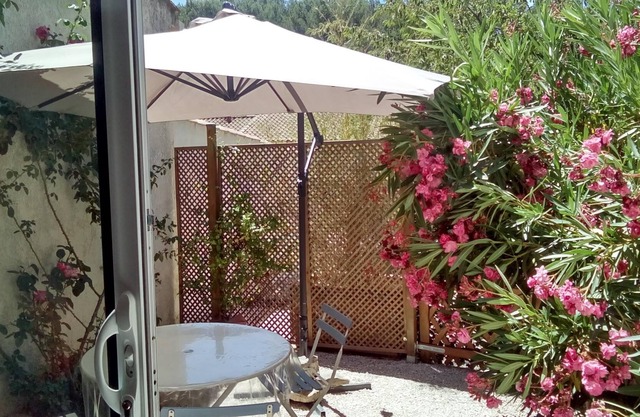 Rousset 15 KM D AIX EN PROVENCE ESTUDIO EN VILLA