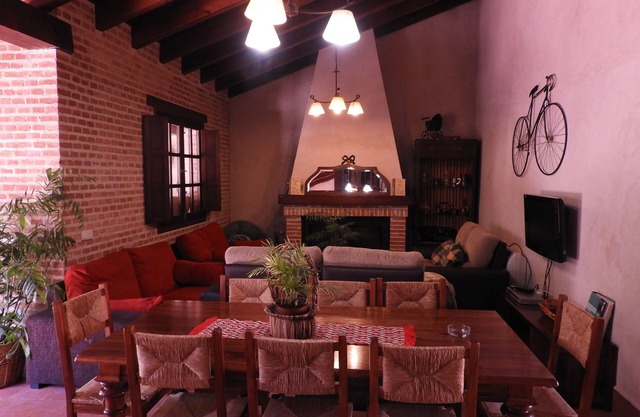 Casa rural capacidad de 2 hasta 16 personas, casa para 12 y apto para 2/4 pax