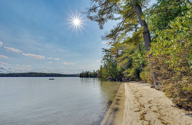 Rustic Cabin w/ Squam Lake Access & Fireplace!