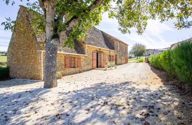 Casa rústica con jardín y zona infantil, cerca de Sarlat