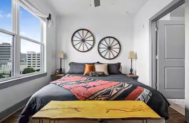 Rustic Luxe Escape, Pool, Parking & Discounts!