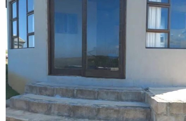 Rustic Retreat In A Peaceful Village. Overlooking The River And Ocean.