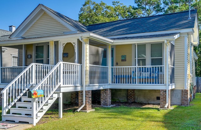 Rustic River Bungalow - Steps to Downtown Belhaven