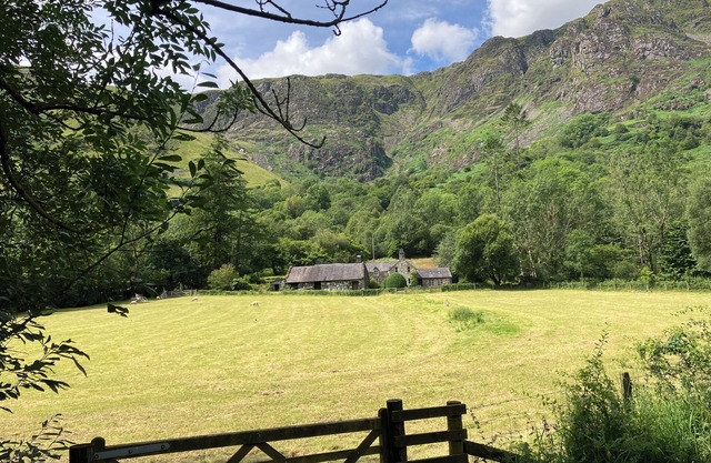 New s/c studio in medieval farm house Ideal for walkers, birders & writers.