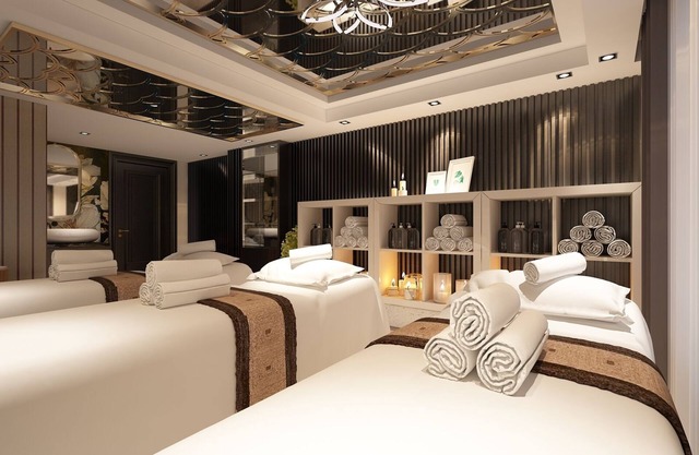 S Central Hotel & Spa