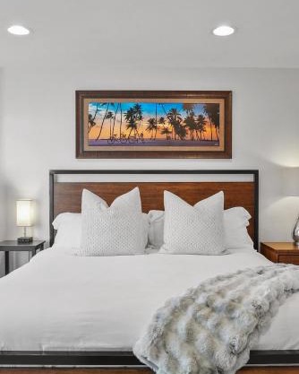 Sail Bay Luxury Retreat With Private Spa and Rooftop Bay View
