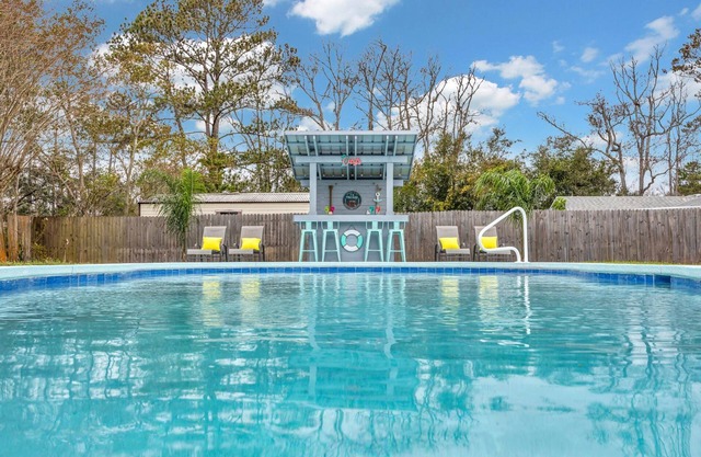 Sailfish Beach House - Pool Hottub Putting Green