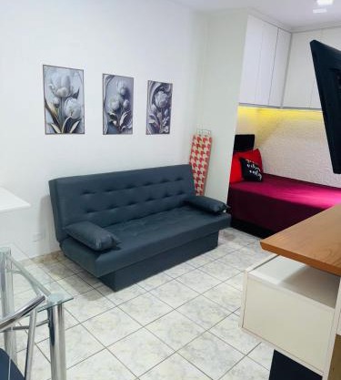 Sala living em prédio Familiar na Av da Praia