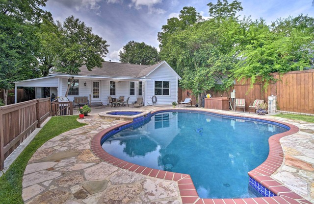 ¡NUEVO! Casa de San Antonio con piscina privada, spa y parrilla