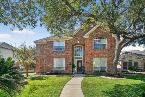 San Antonio Oasis Hot Tub & Pool Access home