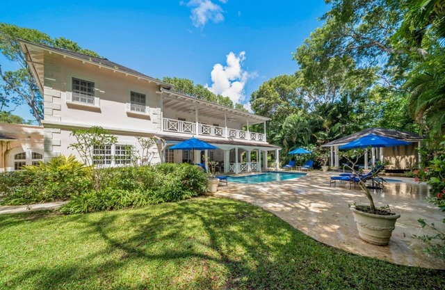 Sandalwood House by Fantasia Villas